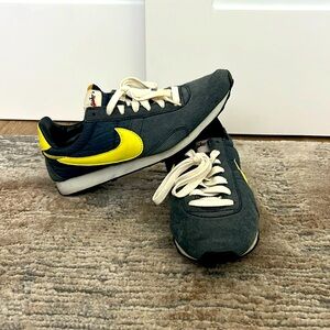 Authentic Nike Waffle Runner size 9